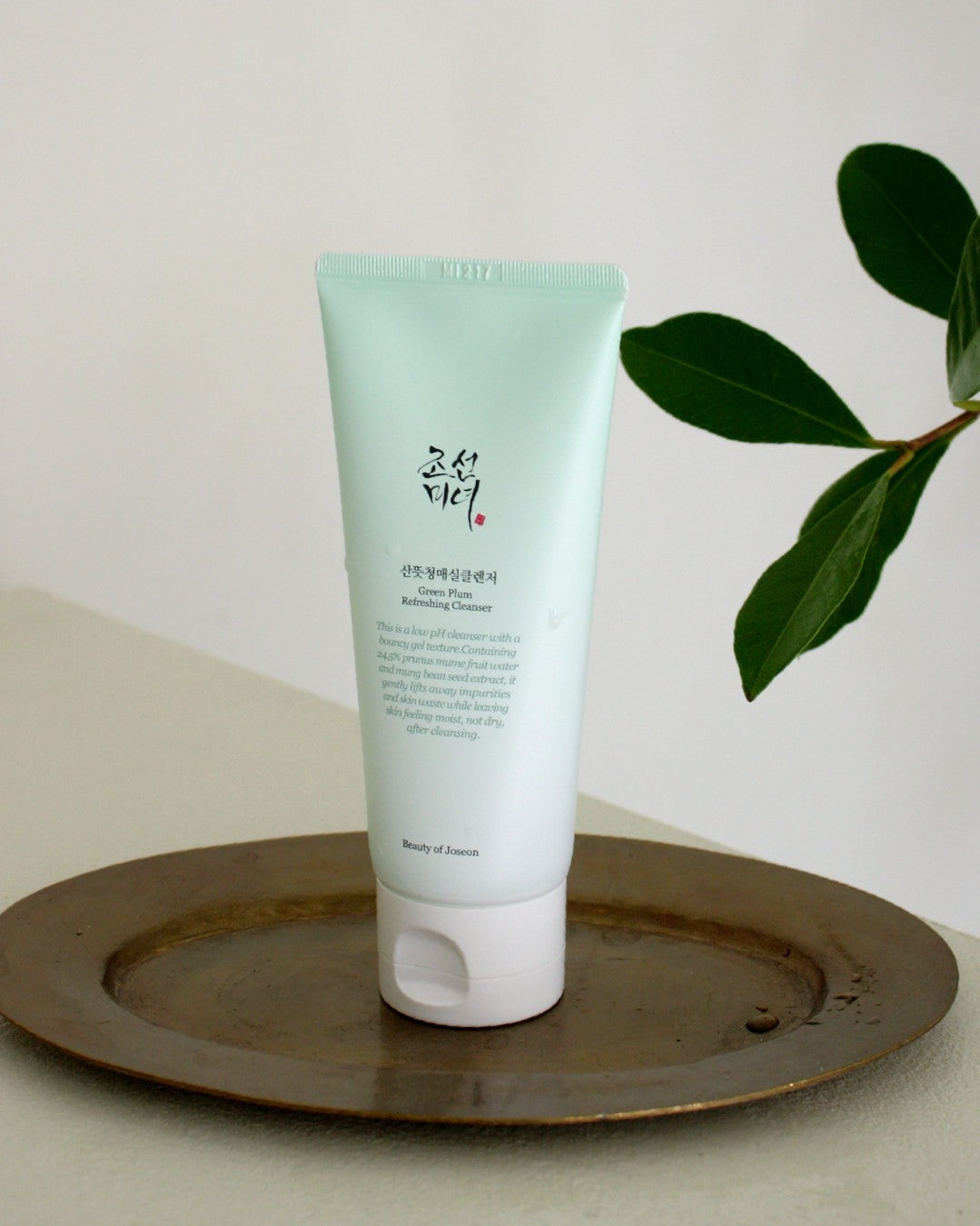 Green Plum Refreshing Cleanser